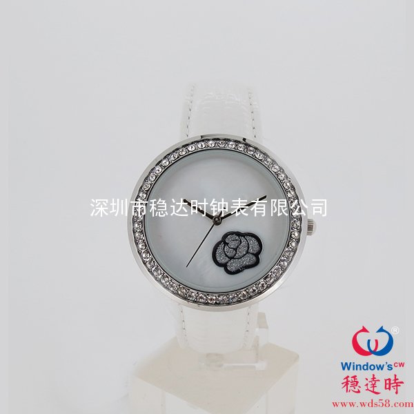 清秀可愛花朵面時(shí)尚手表