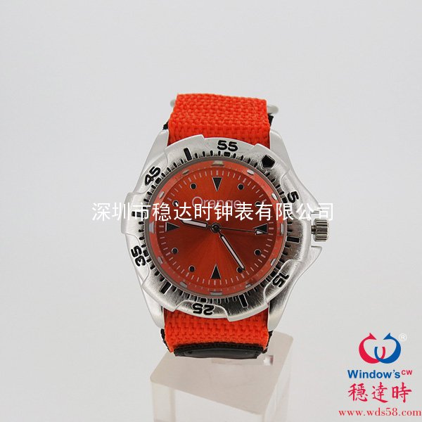 尼龍帶運(yùn)動(dòng)手表