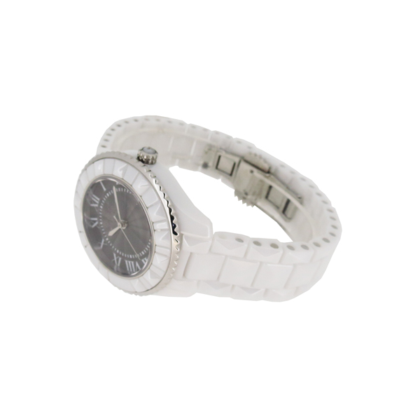 穩(wěn)達時時尚陶瓷手表定制工廠