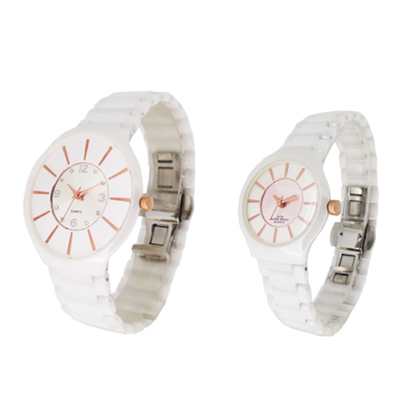 穩(wěn)達時陶瓷情侶禮品手表定制工廠