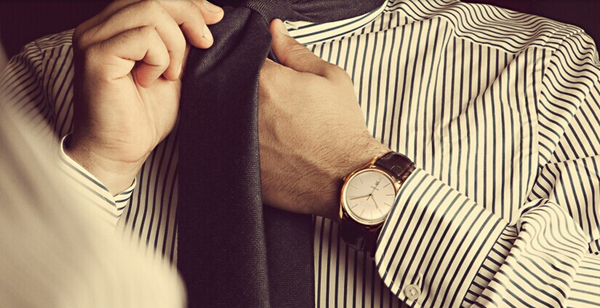 禮品手表廠家供應(yīng)男士經(jīng)典不銹鋼皮帶禮品手表 