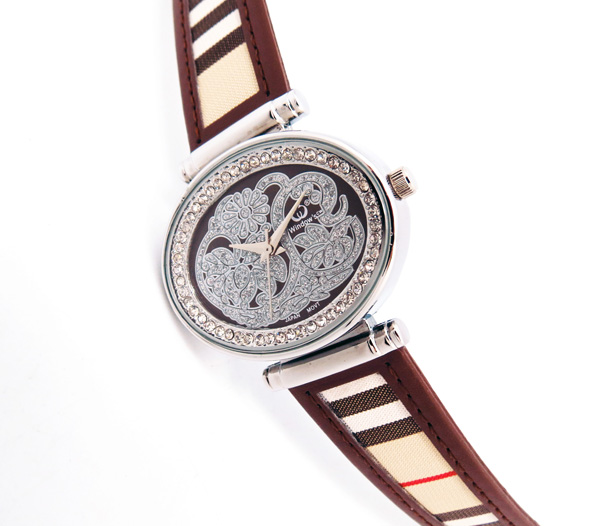 深圳手表批發(fā)廠家供應(yīng)女士禮品手表批發(fā)廠家直銷(xiāo)【穩(wěn)達(dá)時(shí)鐘表】