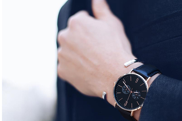 穩(wěn)達時手表廠家專攻風格定位！