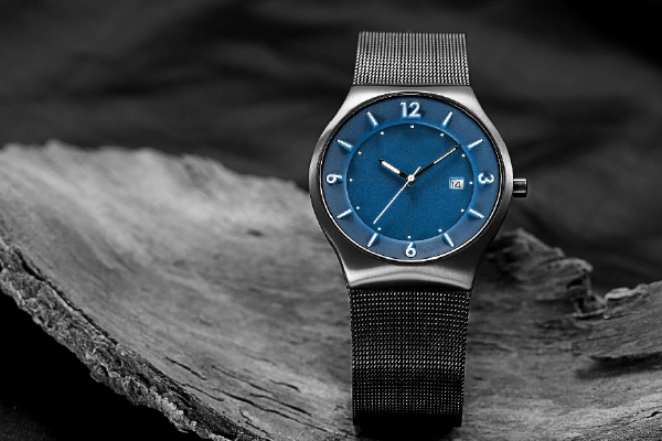 商務(wù)外型、干練整身這是穩(wěn)達(dá)時(shí)的男士腕表佳選