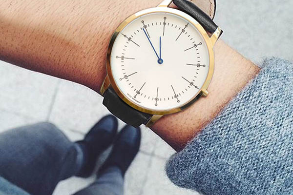 簡約復(fù)古大表盤腕表可供定制&mdash;穩(wěn)達(dá)時