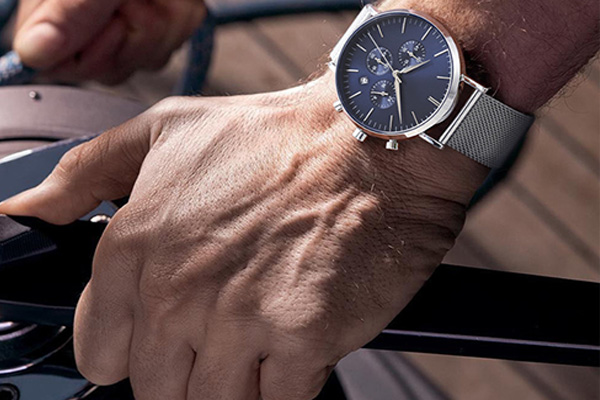 穩(wěn)達時手表廠家批量定做時尚石英手表