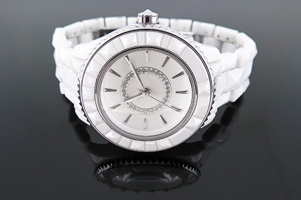 時尚石英腕表穩(wěn)達時廠家批量定制生產