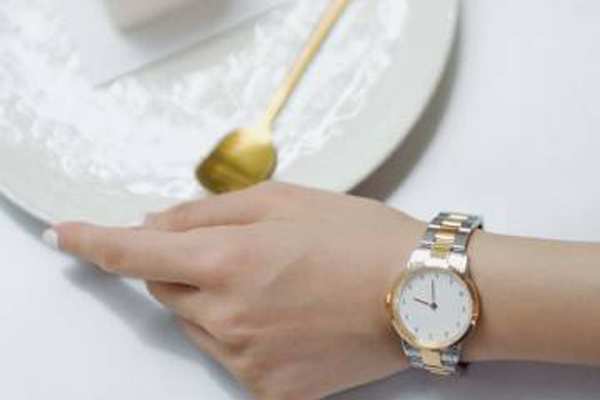 簡(jiǎn)約間金石英手表生產(chǎn)廠家直供-穩(wěn)達(dá)時(shí)